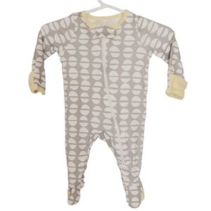 K1102 * Cloud Island Footed One Piece Pajama Gray White Size NB